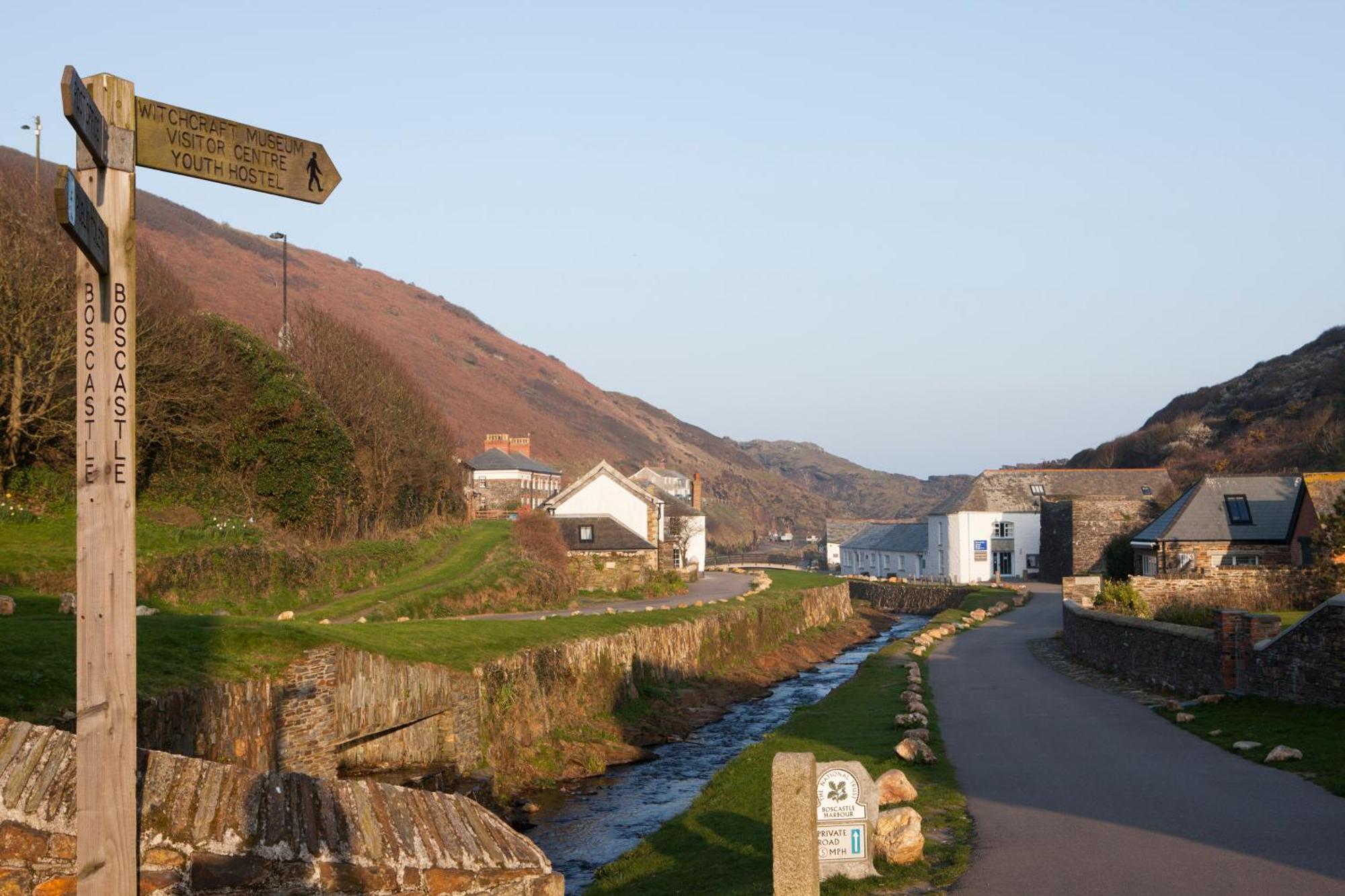 The Wellington Hotel Boscastle Exterior photo